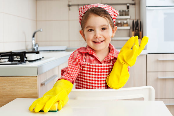 Làm việc nhà giúp trẻ vận động phát triển trí não